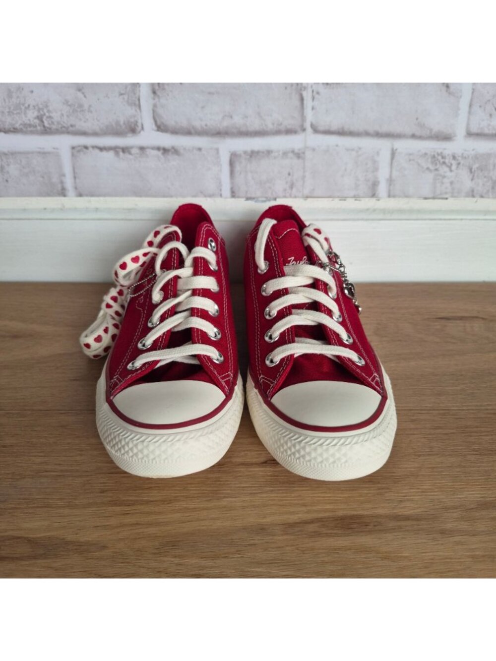 ✨Converse Chuck Taylor Valentines Day Low Sz 8 Womens Shoes Burgundy Red A19057C - Picture 4 of 11